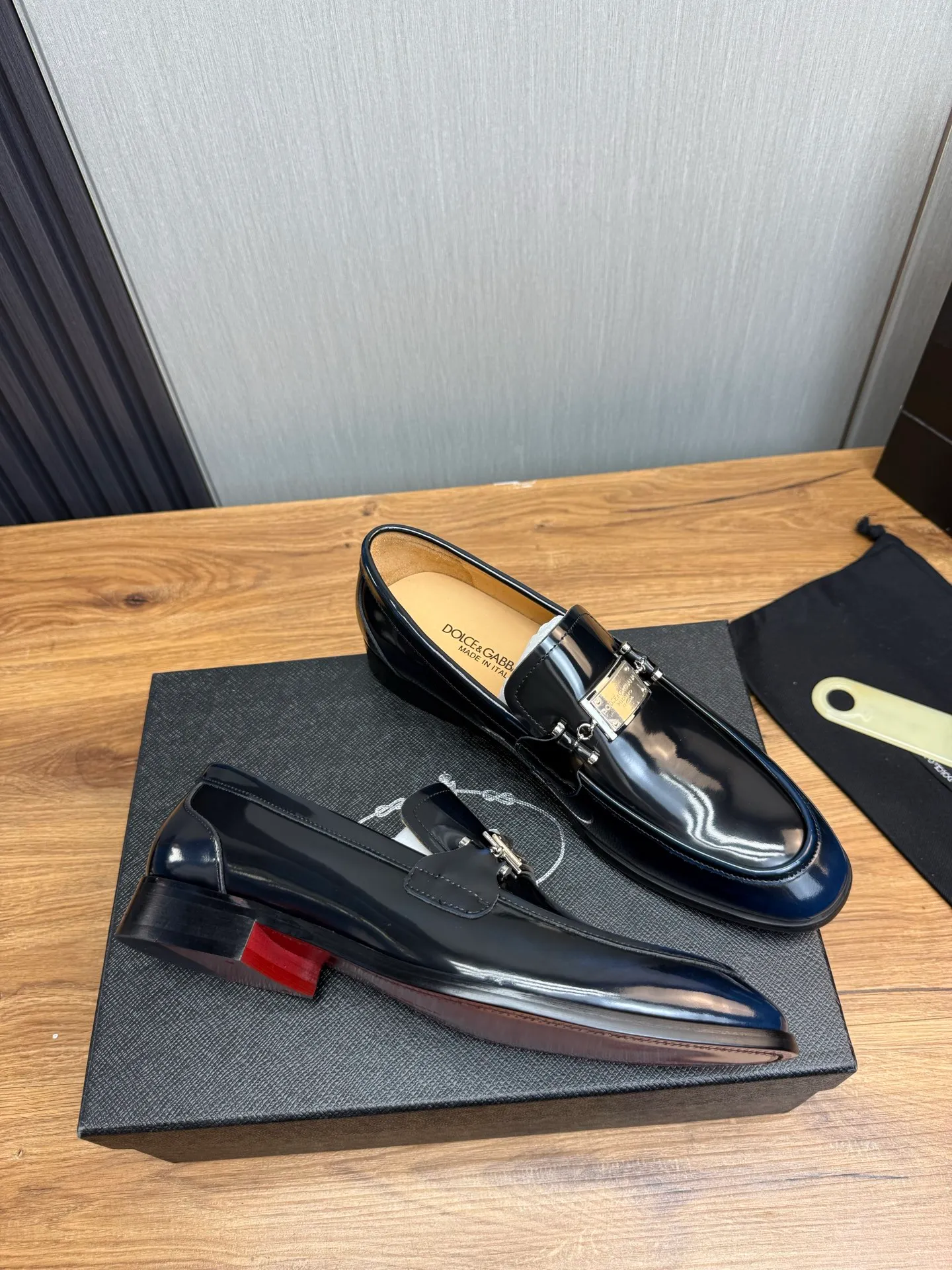 Factory price 520💰 Dolce&G .DG men's loafers👞 Classic and fashionable style, embellished with personalized DG logo. Imported cowhide, open-edge beaded cowhide, cowhide lining, original non-slip and wear-resistant outsole Size: 39-44 (customized at 38.45)